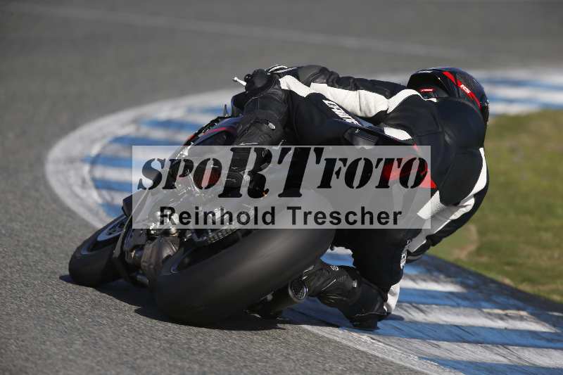 /Archiv-2024/02 29.01.-02.02.2024 Moto Center Thun Jerez/Gruppe schwarz-black/backside